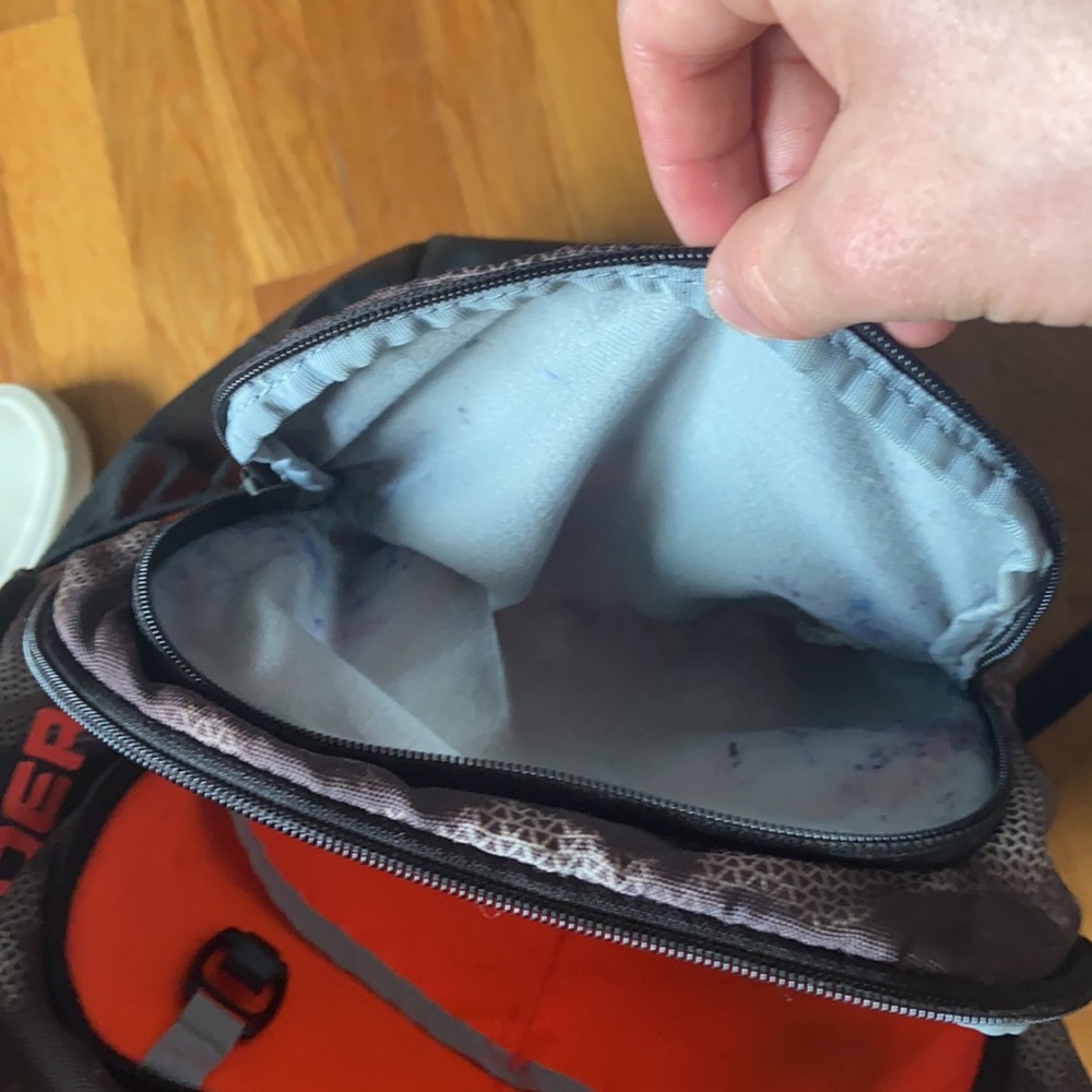 Under armor back pack - Picture 5 of 6